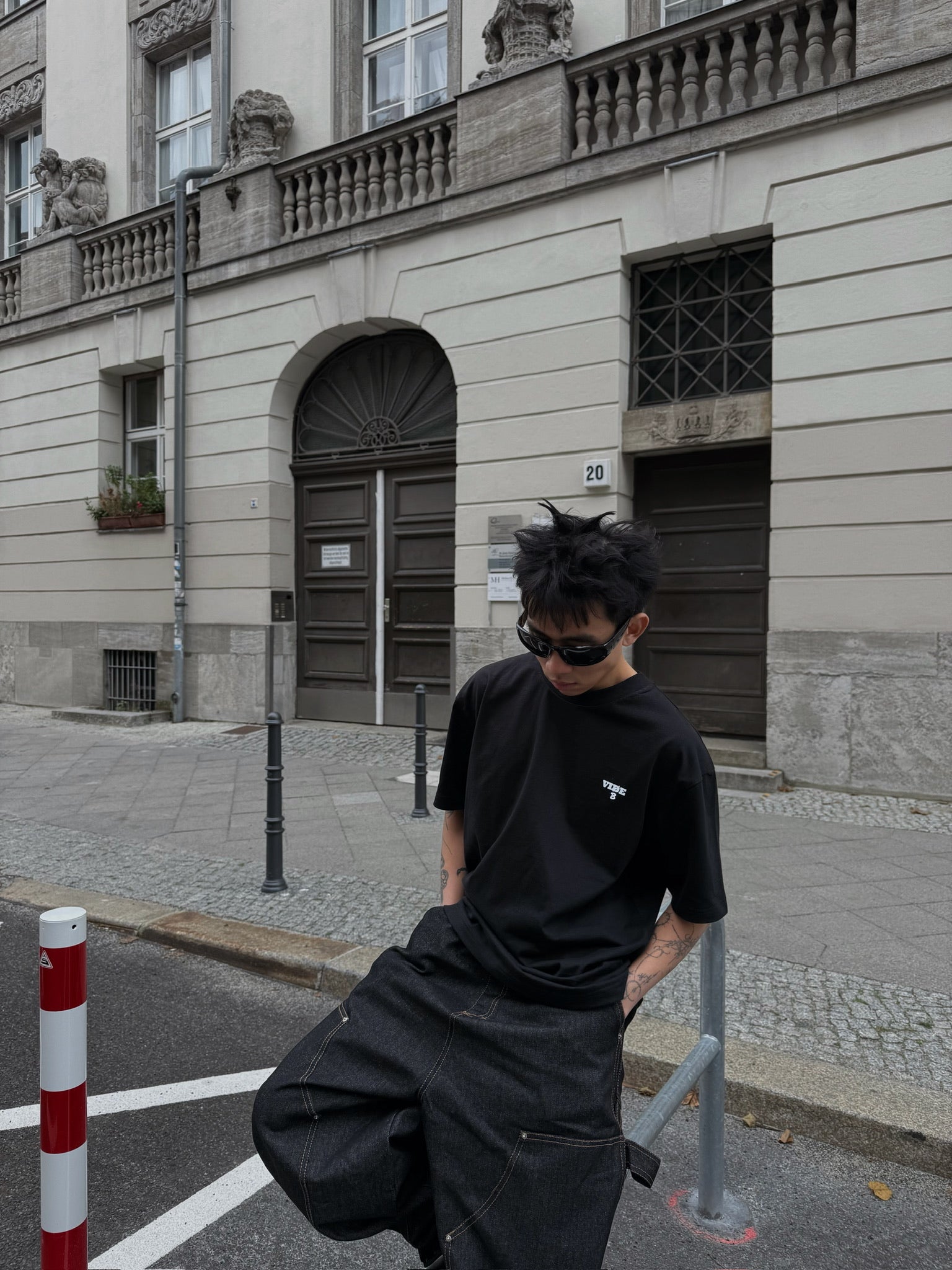 First drop BLACK TEE